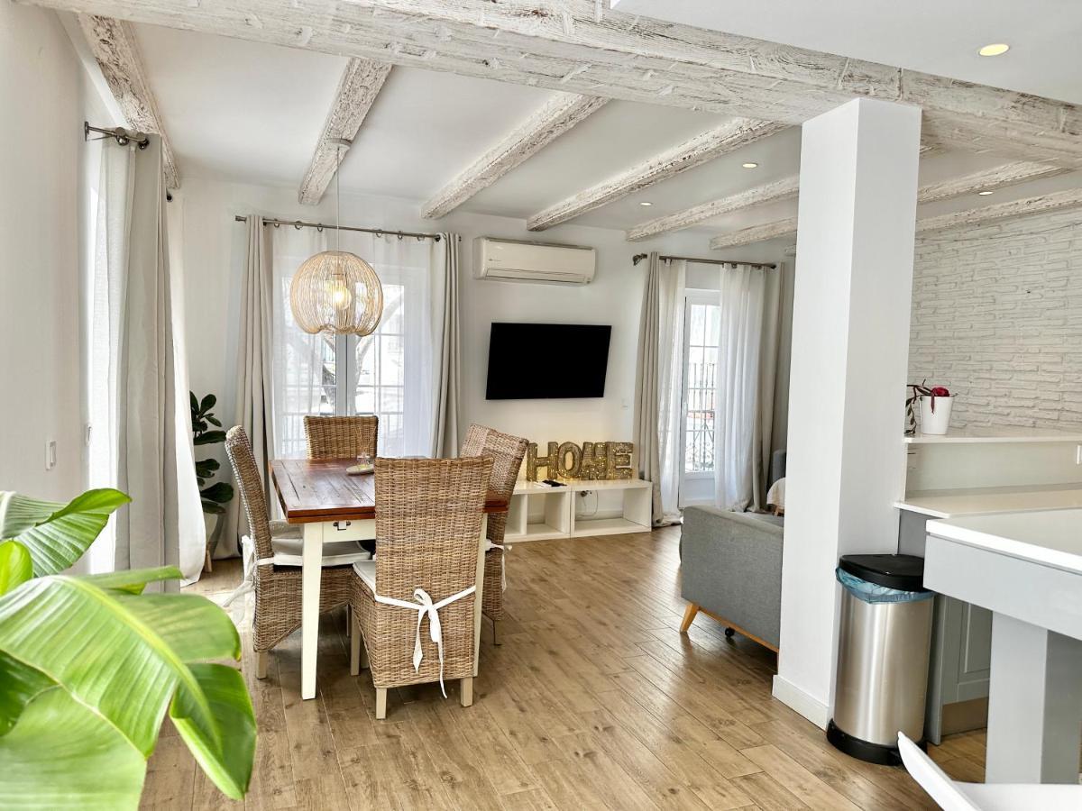 Old Town Modern Flat, 4 Minutes From Beach - Eaw Homes 马尔韦利亚 外观 照片