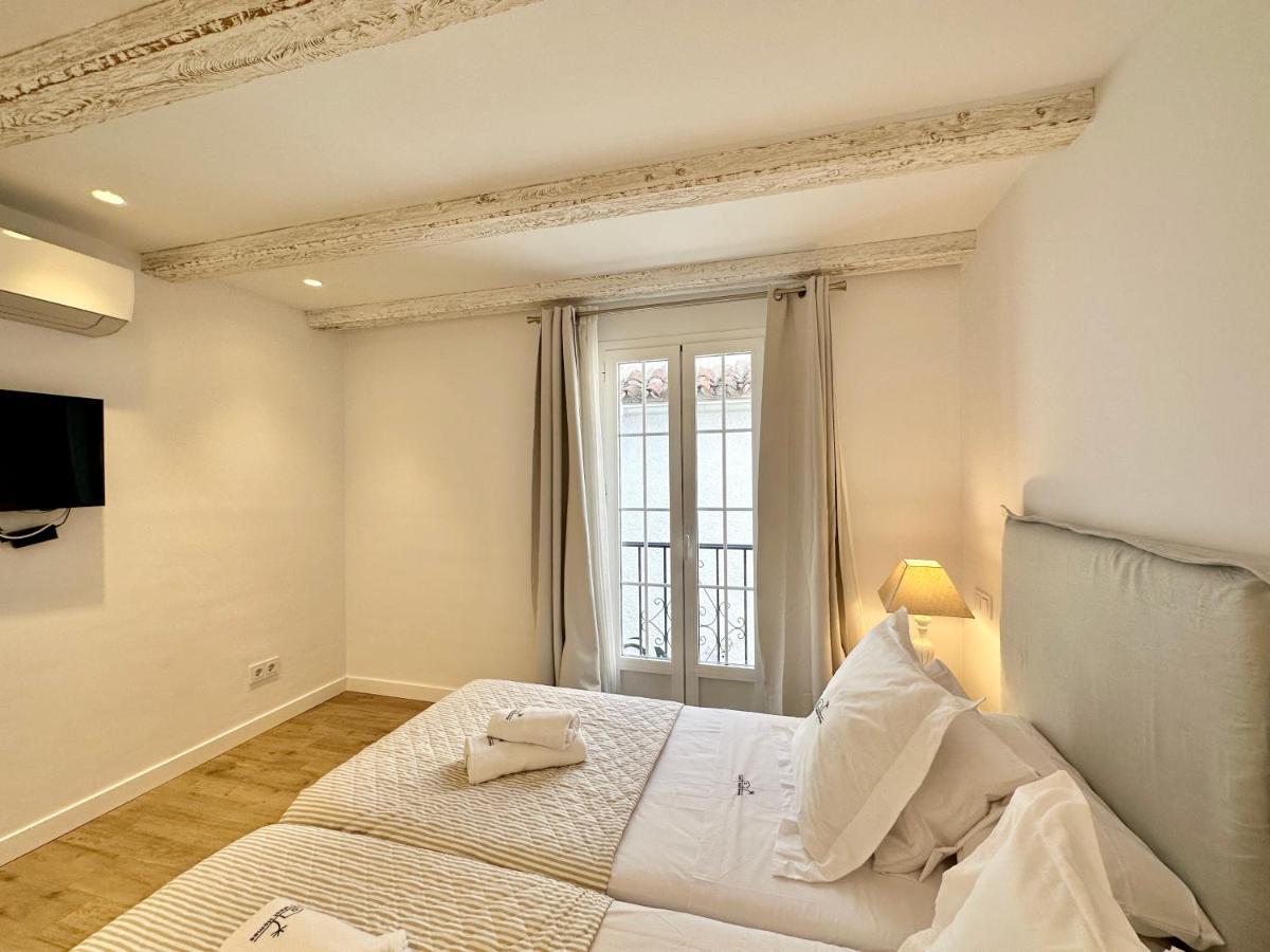 Old Town Modern Flat, 4 Minutes From Beach - Eaw Homes 马尔韦利亚 外观 照片