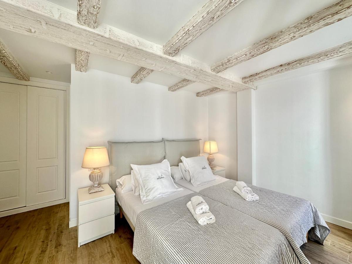 Old Town Modern Flat, 4 Minutes From Beach - Eaw Homes 马尔韦利亚 外观 照片