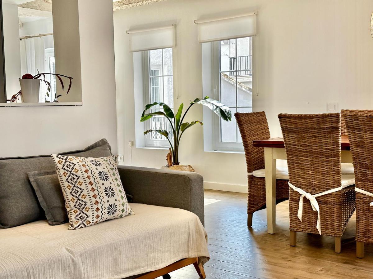Old Town Modern Flat, 4 Minutes From Beach - Eaw Homes 马尔韦利亚 外观 照片