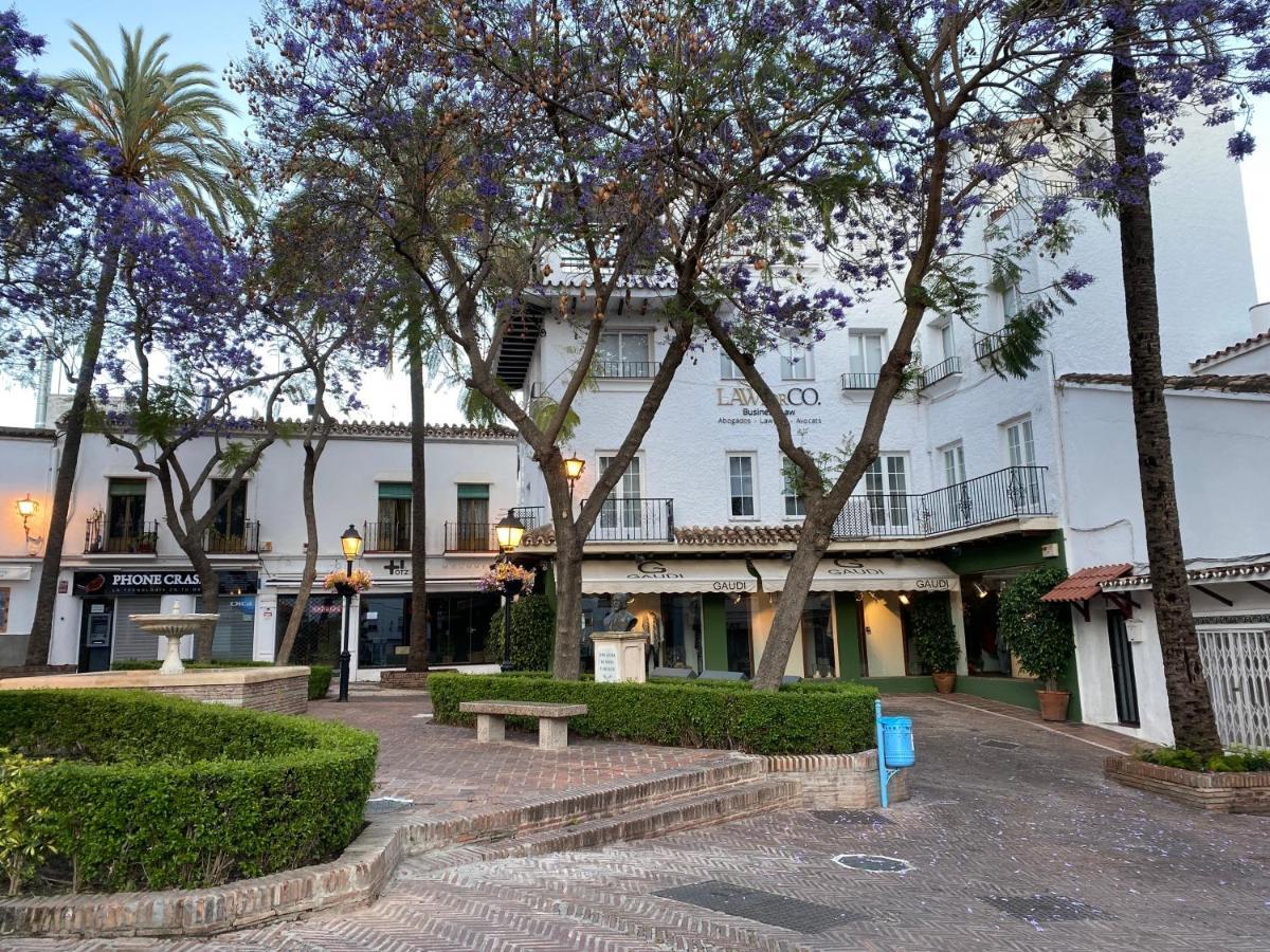 Old Town Modern Flat, 4 Minutes From Beach - Eaw Homes 马尔韦利亚 外观 照片
